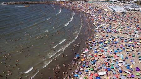 Rige la ordenanza que prohíbe fumar en playas