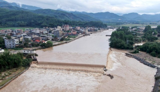 China: tres muertos y 11 desaparecidos por inundaciones 