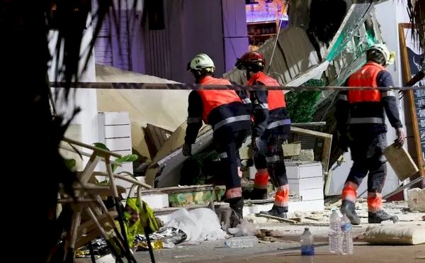 Cuatro muertos y 16 heridos tras el derrumbe de un restaurante español